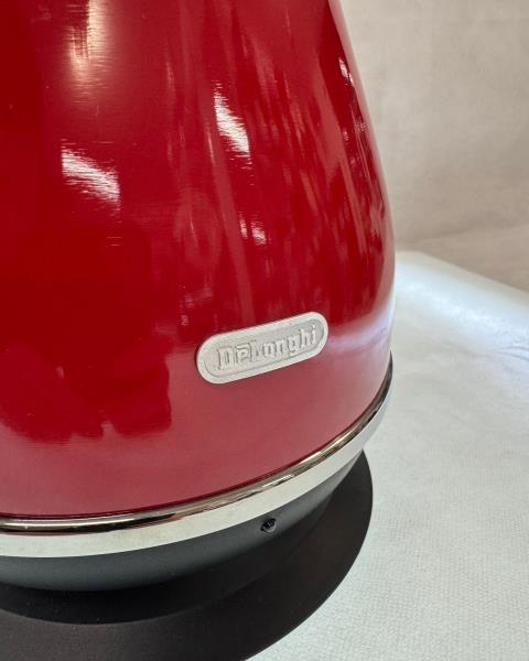 BOLLITORE DELONGHI ROSSO NERO